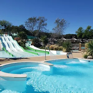 Mobil-home Confortable Et Bien Equipe Avec Piscines Et La A Pied Fouesnant
